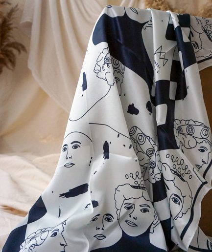 Eşarfă Regina Maria - 90 cm